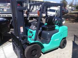 Mitsubish Forklift 2.5 Ton 6000mm Lift Height Fresh Paint  - picture1' - Click to enlarge
