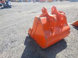 1050mm Digging Bucket to suit ZX200 - picture1' - Click to enlarge