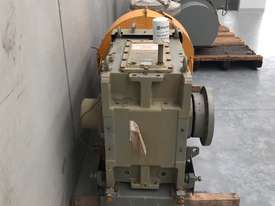 585 kw 780 HP Reduction Gearbox 9.08 : 1 Ratio - picture1' - Click to enlarge