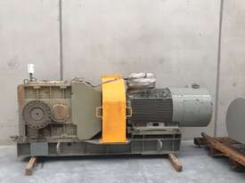 585 kw 780 HP Reduction Gearbox 9.08 : 1 Ratio - picture2' - Click to enlarge