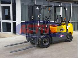 Active Machinery AF25P Petrol Forklift - picture0' - Click to enlarge