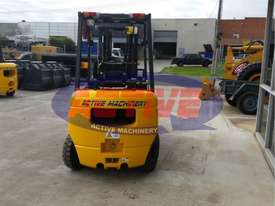 Active Machinery AF25P Petrol Forklift - picture2' - Click to enlarge
