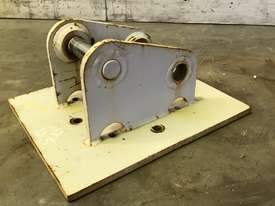 HEAD BRACKET TO SUIT 3-4T EXCAVATOR D979 - picture0' - Click to enlarge