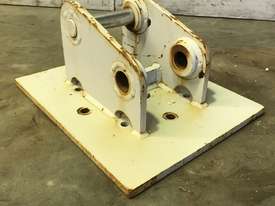 HEAD BRACKET TO SUIT 3-4T EXCAVATOR D979 - picture2' - Click to enlarge