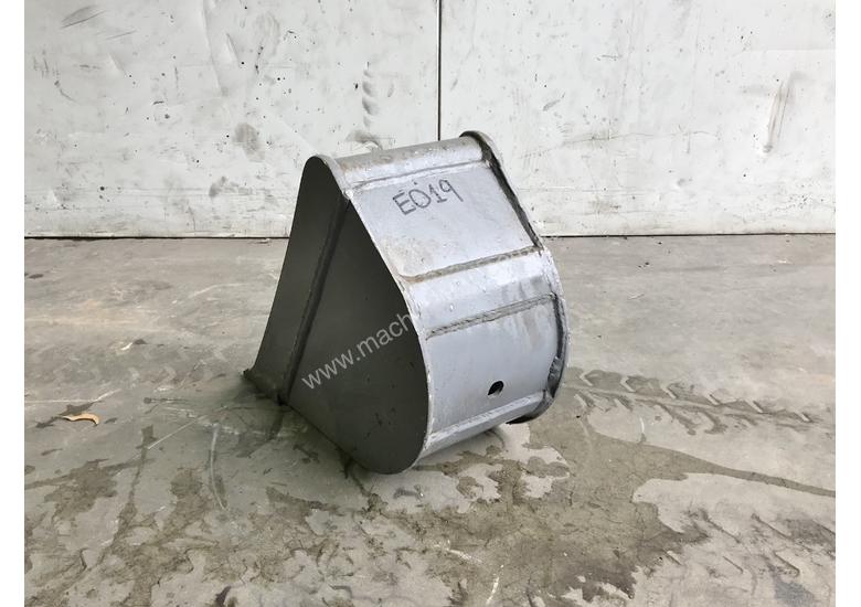 caption UNUSED 200MM TRENCHING BUCKET TO SUIT 0-1T EXCAVATOR E019