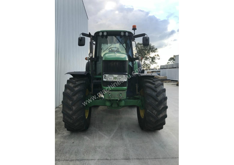 caption John Deere 7530 Premium FWA/4WD Tractor