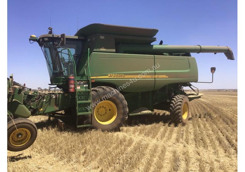 caption John Deere 9760STS Header(Combine) Harvester/Header