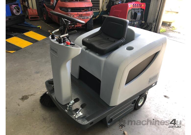 Nilfisk SR1101 battery sweeper