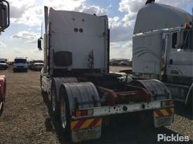 1999 Kenworth T604 - picture2' - Click to enlarge