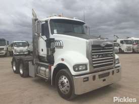 2014 Mack Trident - picture0' - Click to enlarge