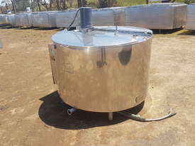 STAINLESS STEEL TANK, MILK VAT 750 LT - picture1' - Click to enlarge