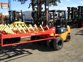 TOYOTA/ HYSTER/ NISSAN FORKLIFT HAY GRAB ATTACHMEN - picture0' - Click to enlarge