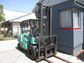 Mitsubishi 4 ton LPG good Used Forklift  #1519 - picture0' - Click to enlarge