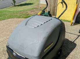 Karcher Professional Mechanical Driven Floor Sweeper Km 85/50 W BP - picture0' - Click to enlarge