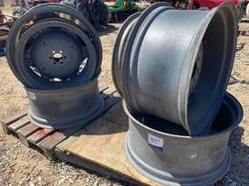 Set of Tractor Rims, Same Deutz, W10X24 - picture0' - Click to enlarge