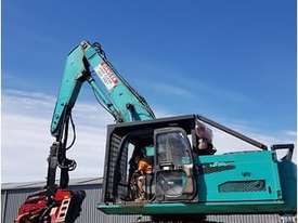 Kobelco SK250 with Waratah 23C harvester head - picture0' - Click to enlarge
