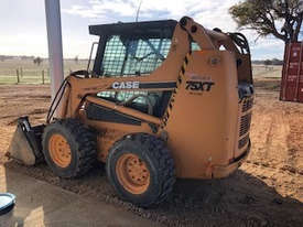 CASE 75XT Skid Steer Loader - picture2' - Click to enlarge