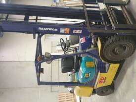 2.5T Komatsu Forklift - picture0' - Click to enlarge
