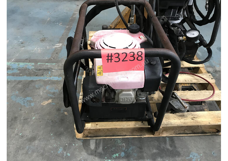 caption Enerpac Petrol Powered Double Acting Hydraulic Pump 10 ltrs, Powered by 5.5HP Engine