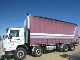 Volvo FL7 Curtainsider Truck - picture0' - Click to enlarge