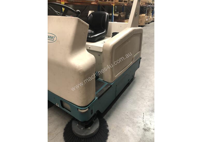 Used tennant 6200 Ride On Sweeper in , Listed on Machines4u
