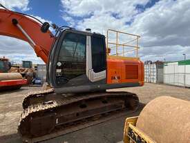 2014 Hitachi ZX200-3 - picture0' - Click to enlarge
