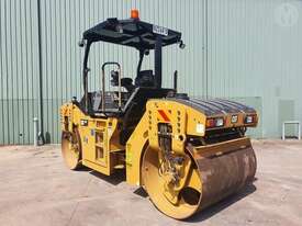 Caterpillar CB7 - picture0' - Click to enlarge