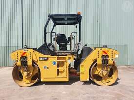 Caterpillar CB7 - picture1' - Click to enlarge