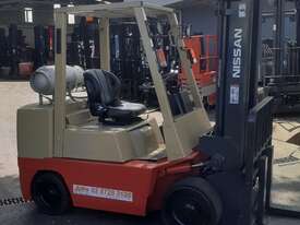 3.5 ton Nissan forklift for sale 5.5m lift height side shift - picture0' - Click to enlarge
