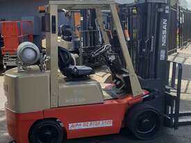 3.5 ton Nissan forklift for sale 5.5m lift height side shift - picture0' - Click to enlarge