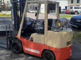 3.5 ton Nissan forklift for sale 5.5m lift height side shift - picture1' - Click to enlarge