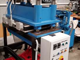 Hydraulic Press used for thermoforming and heating oven. - picture0' - Click to enlarge