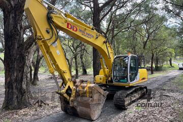 Sumimoto Excavator 20T: Full range of Buckets + Various attachments!