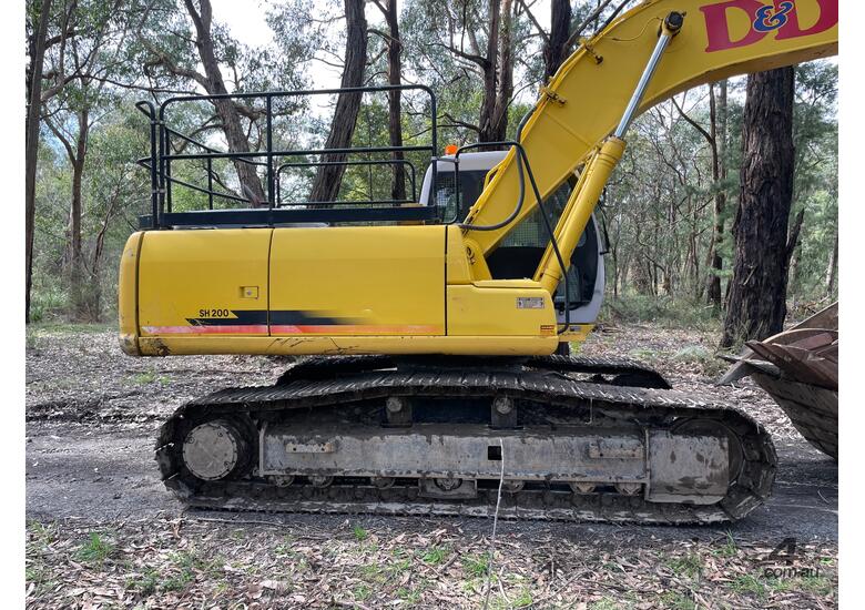 Sumimoto Excavator 20T: Full range of Buckets + Various attachments! - Hire