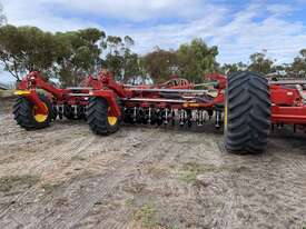2017 Bourgault 3320 Air Drills - picture1' - Click to enlarge