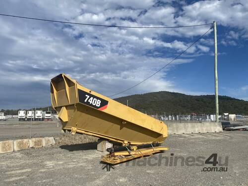 CATERPILLAR 740B DUMP TRUCK BODIES & TAIL GATES & LIFT RAMS