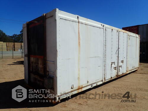 7.6 METER SHIPPING CONTAINER