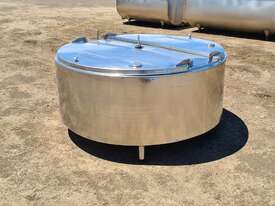 STAINLESS STEEL TANK, MILK VAT 900lt - picture2' - Click to enlarge