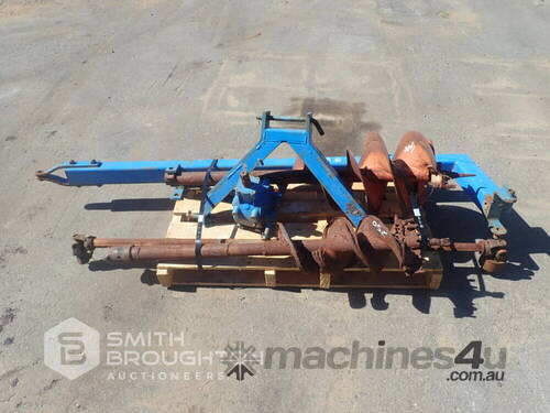 3 POINT LINKAGE POST HOLE DIGGER & 2 X AUGERS