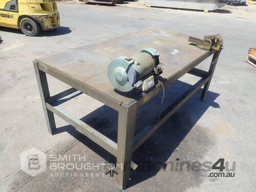 METAL WORK BENCH, VICE & GRINDER (UNSERVICEABLE)