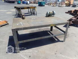 METAL WORK BENCH, VICE & GRINDER (UNSERVICEABLE) - picture1' - Click to enlarge