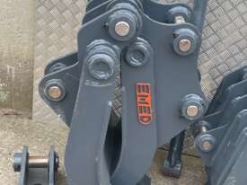Mechanical Grab with stiff arm to suit 3 to 5 ton excavator - picture0' - Click to enlarge