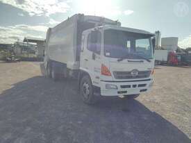 Hino FM8J - picture0' - Click to enlarge