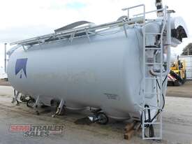 Custom Pneumatic Bulk Tanker - picture2' - Click to enlarge