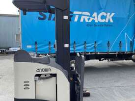 Crown Reach Truck - picture0' - Click to enlarge