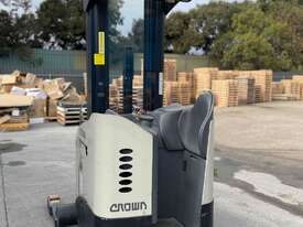 Crown Reach Truck - picture0' - Click to enlarge