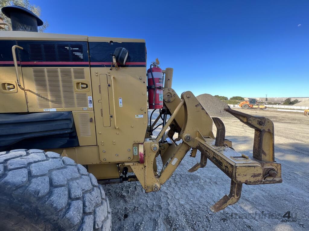 Used 2004 Caterpillar 140H Grader in PINKENBA, QLD