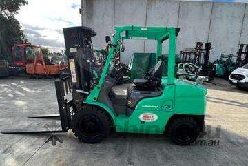 Mitsubishi   FG30N Mitsubishi   FG30N