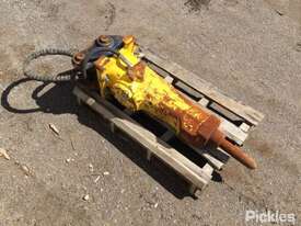 Unbranded Hydraulic Jack Hammer To Suit Excavator. Fitted With 40mm Pin, 135mm Ear, 170mm Centre - picture0' - Click to enlarge