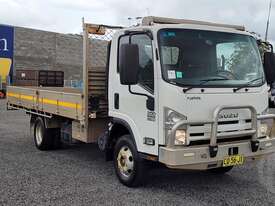 Isuzu NPR - picture0' - Click to enlarge